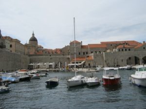Der alte Hafen der Stadt