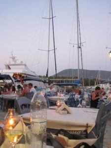 Die Aussicht quer durch die Beiz