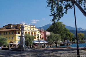 Hafen und Promenade von Riva