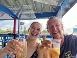 Prost! Schön, dass ihr alle hier seid!